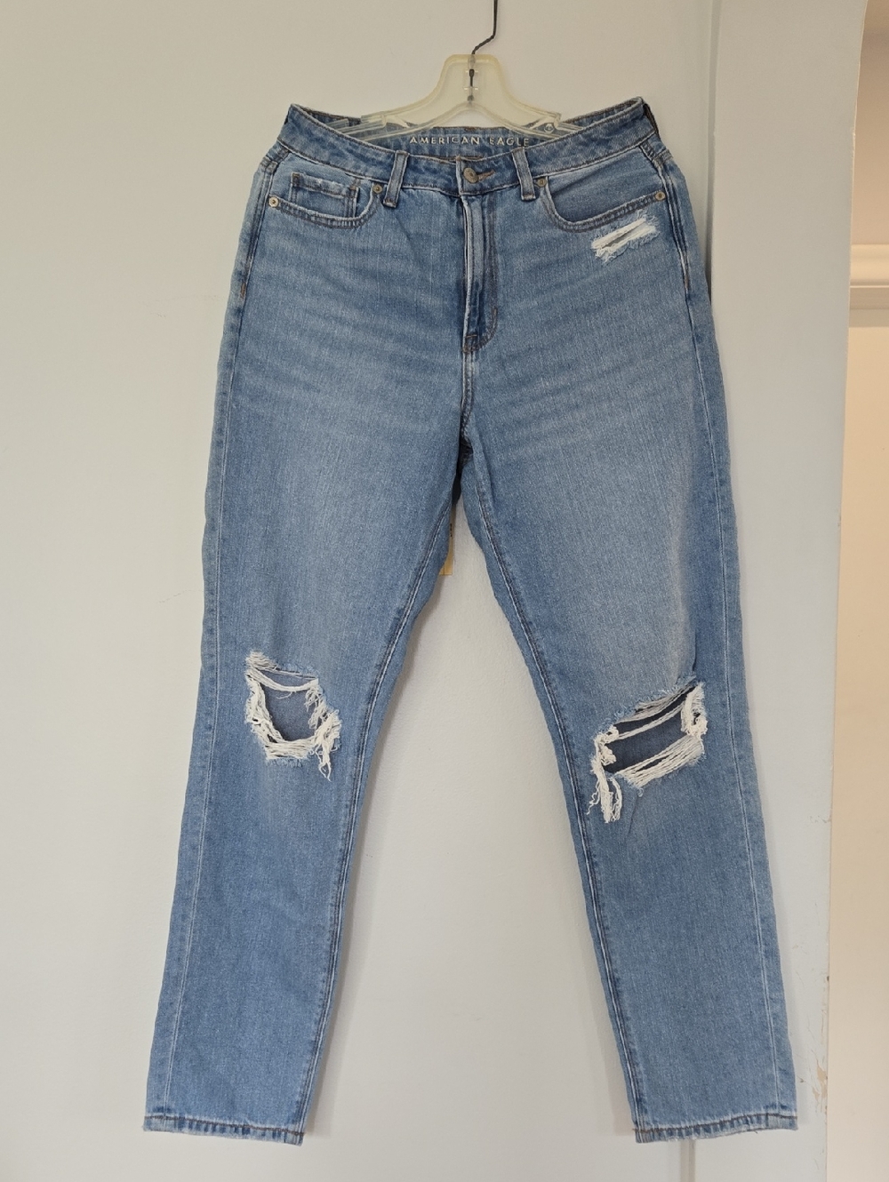 American Eagle Outfitters Light Wash Ripped Boyfriend Jeans